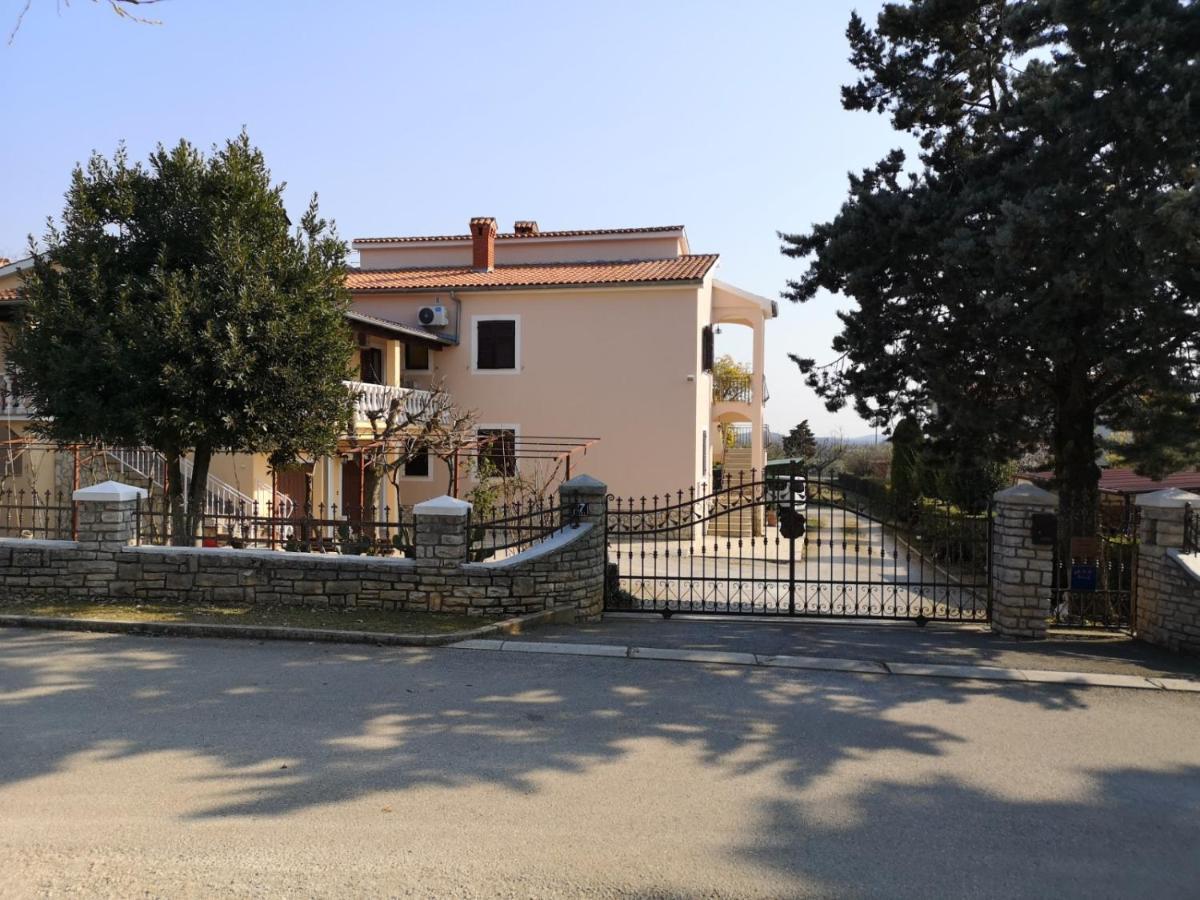 Apartment Poesia Poreč Exterior foto